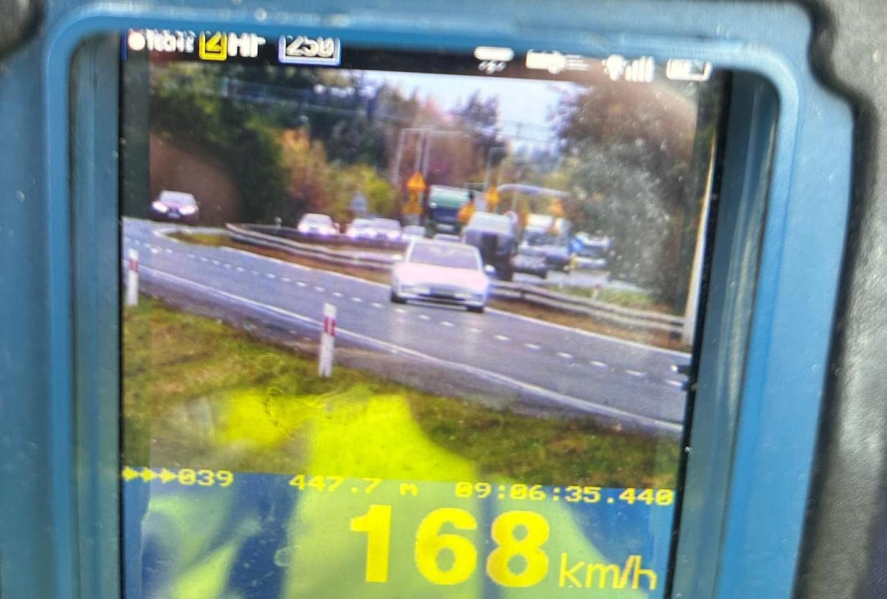 "Krajówkę" pomylił z torem wyścigowym. Teslą jechał prawie 170 km/h