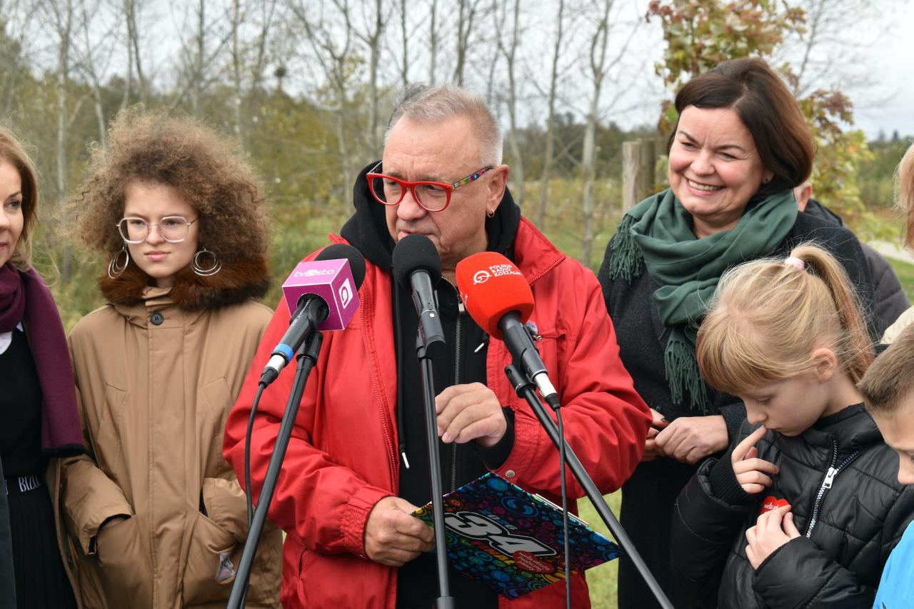 Wyjątkowy 'pomnik' pojawił się w wielkopolskim mieście. Na odsłonięciu był Jurek Owsiak