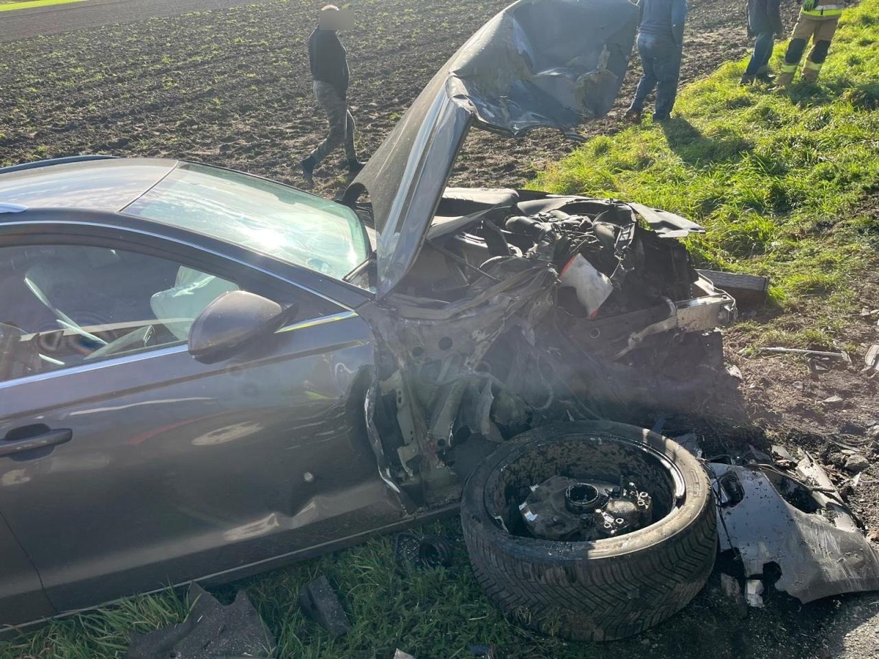 Wbił się osobówką w ciągnik rolniczy. To był piąty raz, gdy złamał zakaz prowadzenia pojazdów. W końcu idzie do więzienia