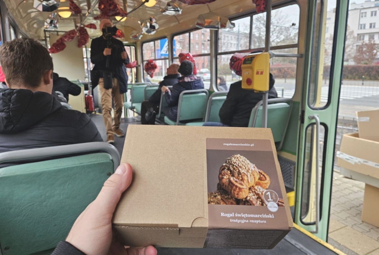 Rogalowy tramwaj odwiedzi kolejne miasta. Na koniec Święty Marcin rozda rogale poznaniakom