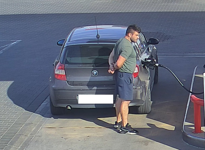 Policjanci z regionu poszukują kierowcy tego BMW