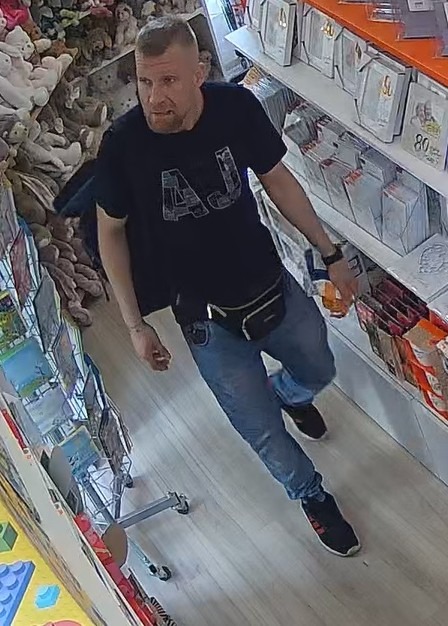 Ze sklepu zniknęło 20 par skarpetek wartych ponad 1000 złotych