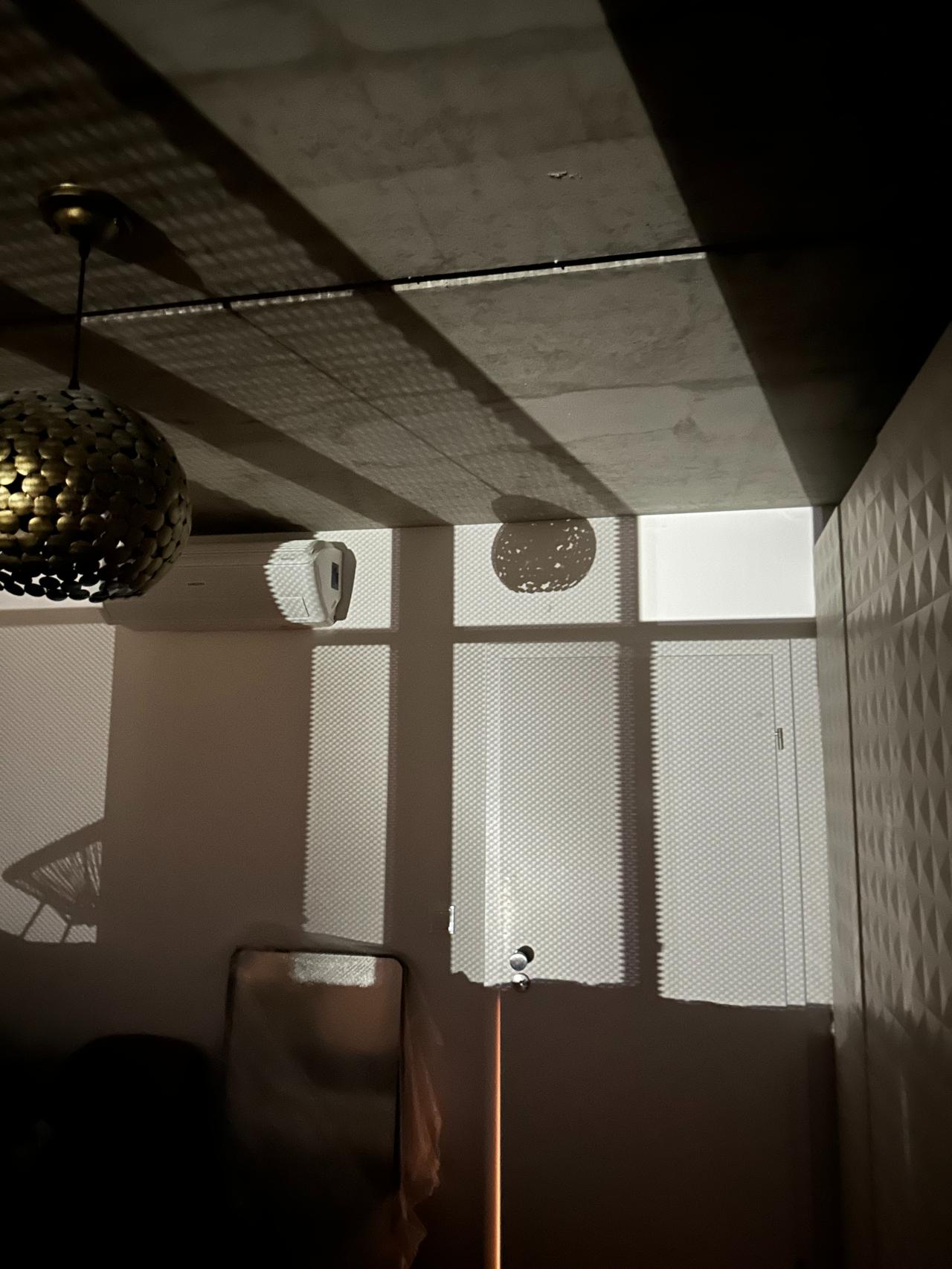 Uciążliwe oświetlenie z budowy nie dawało mieszkańcom spać