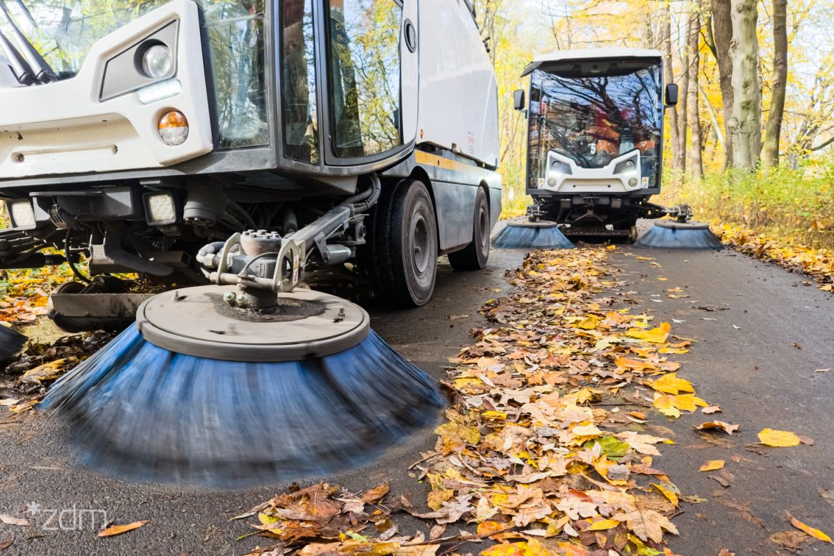 Taki sprzęt pracuje na poznańskich ulicach. Będzie jeździł aż do zimy