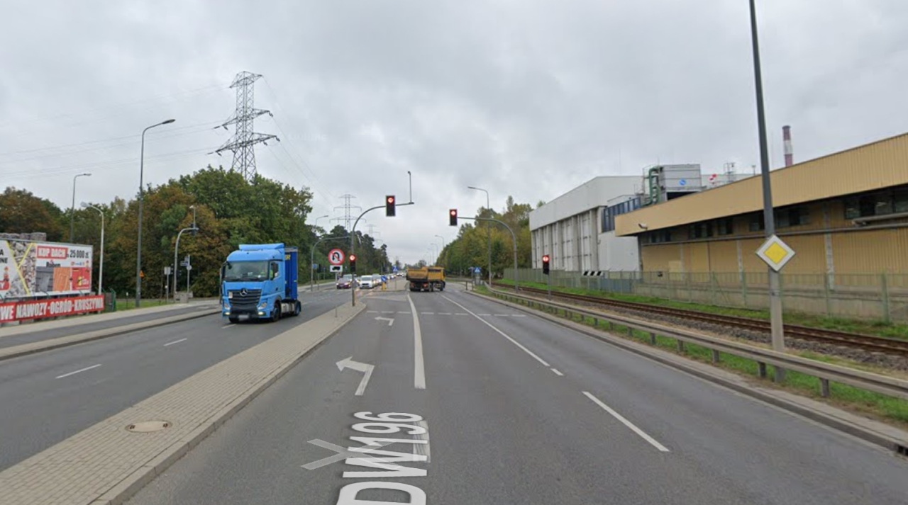 Skarżą się na korki na zwężonej wlotówce do Poznania. "Poza wykonaniem wykopu nic się w tym miejscu nie dzieje". Nie mamy dobrych wiadomości!