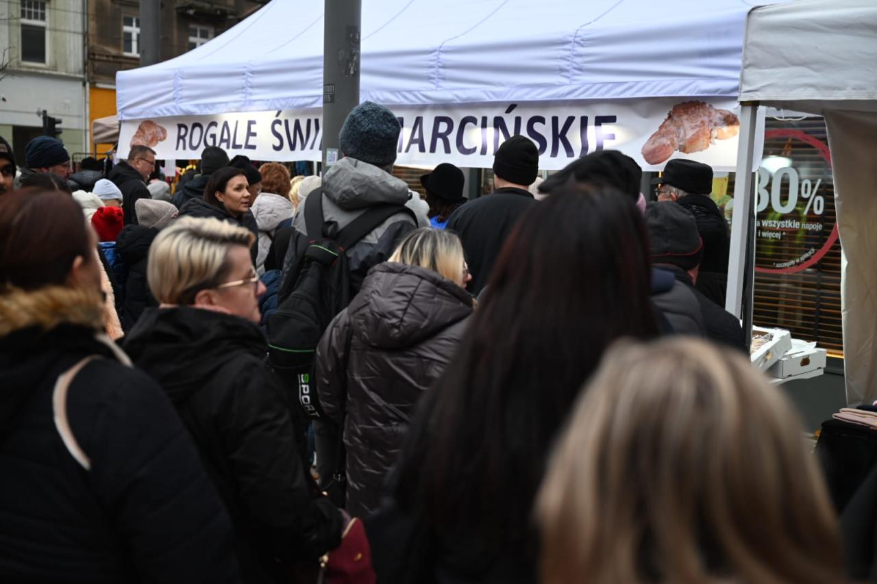 W Poznaniu dziś kalorii nie liczymy! Po ten przysmak ustawiają się długie kolejki