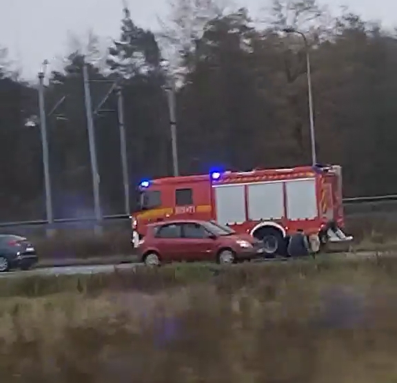 Dwie osoby poszkodowane w wypadku pod Poznaniem