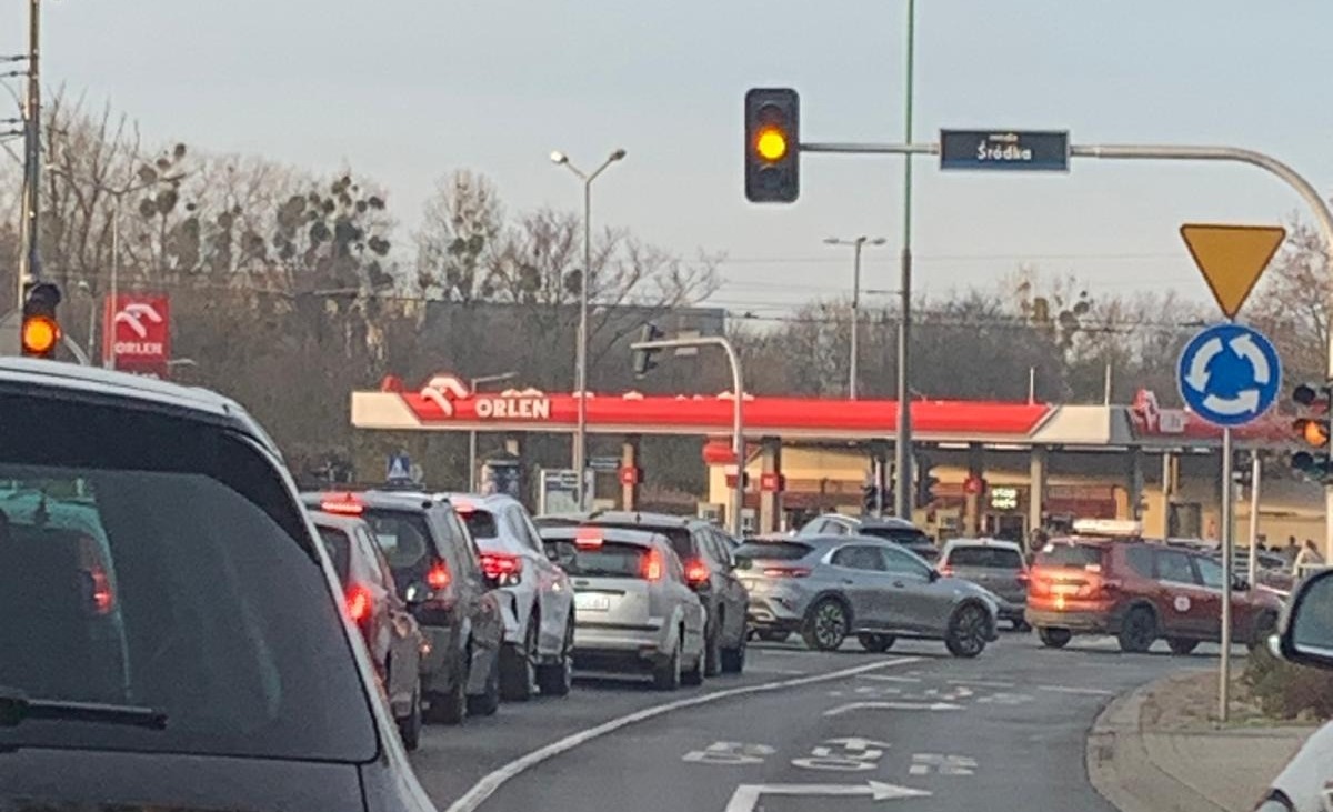 Nie działają światła na rondzie Śródka. Ogromne korki