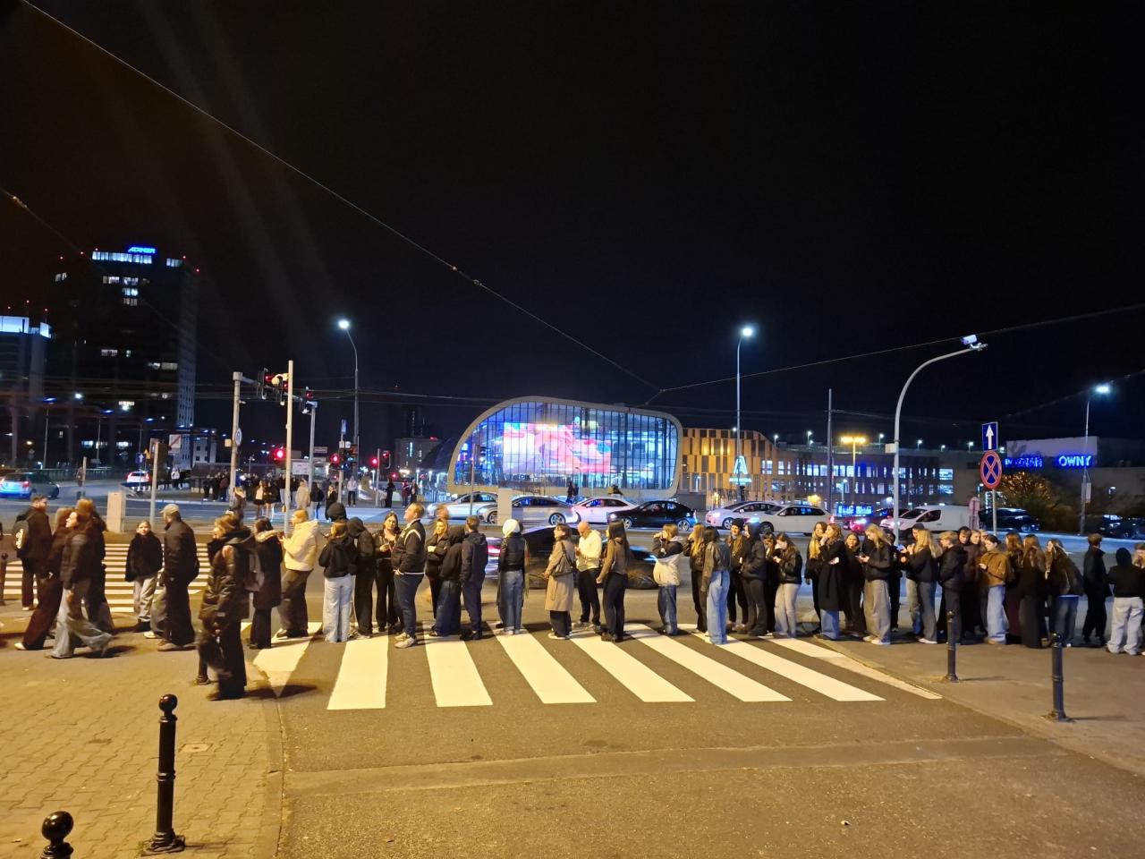 W okolicach MTP wciąż ogromne tłumy