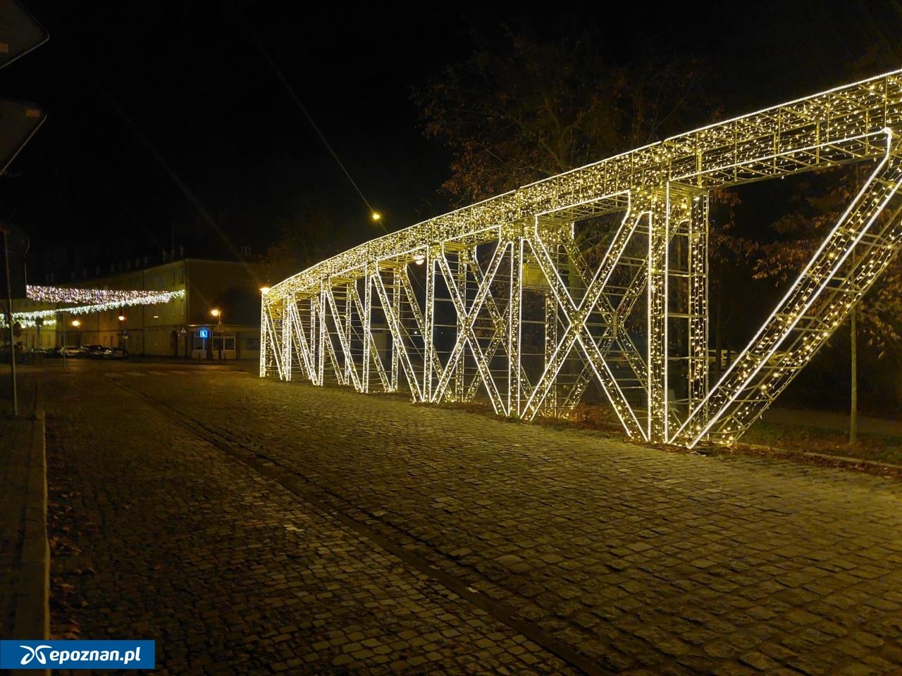 Co ze świąteczną iluminacją w Poznaniu? "Za chwilę startuje kolejny jarmark na pl. Wolności, a okoliczne ulice nie są ubrane"