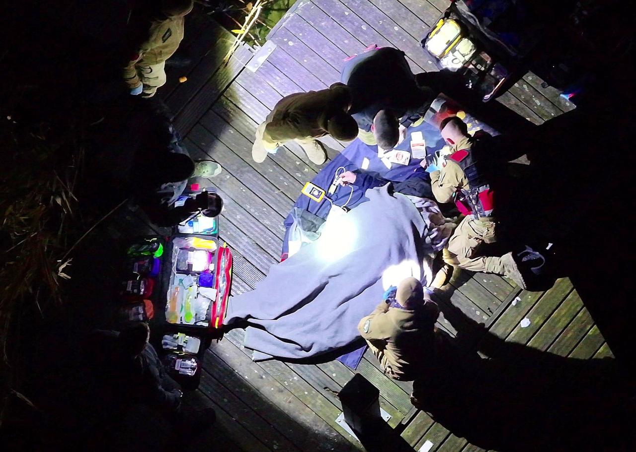 89-latek wyjechał rowerem na grzyby i zaginął. Nocna akcja służb w regionie