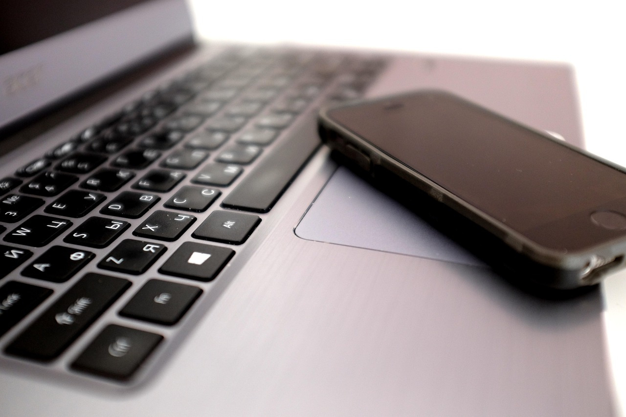 Ktoś podszywa się pod burmistrzów wielkopolskich miast! "Proszę tego nie klikać"