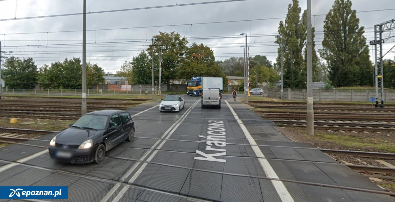 Dwa tygodnie z zamkniętym przejazdem kolejowym w Poznaniu. Odwołują pociągi!