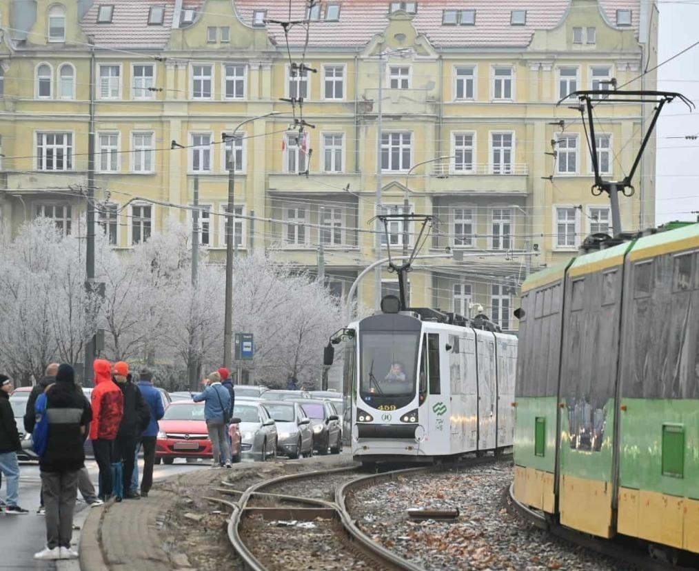 Hetmańska: gigantyczny korek z powodu parady tramwajowej. Kierowcy wściekli