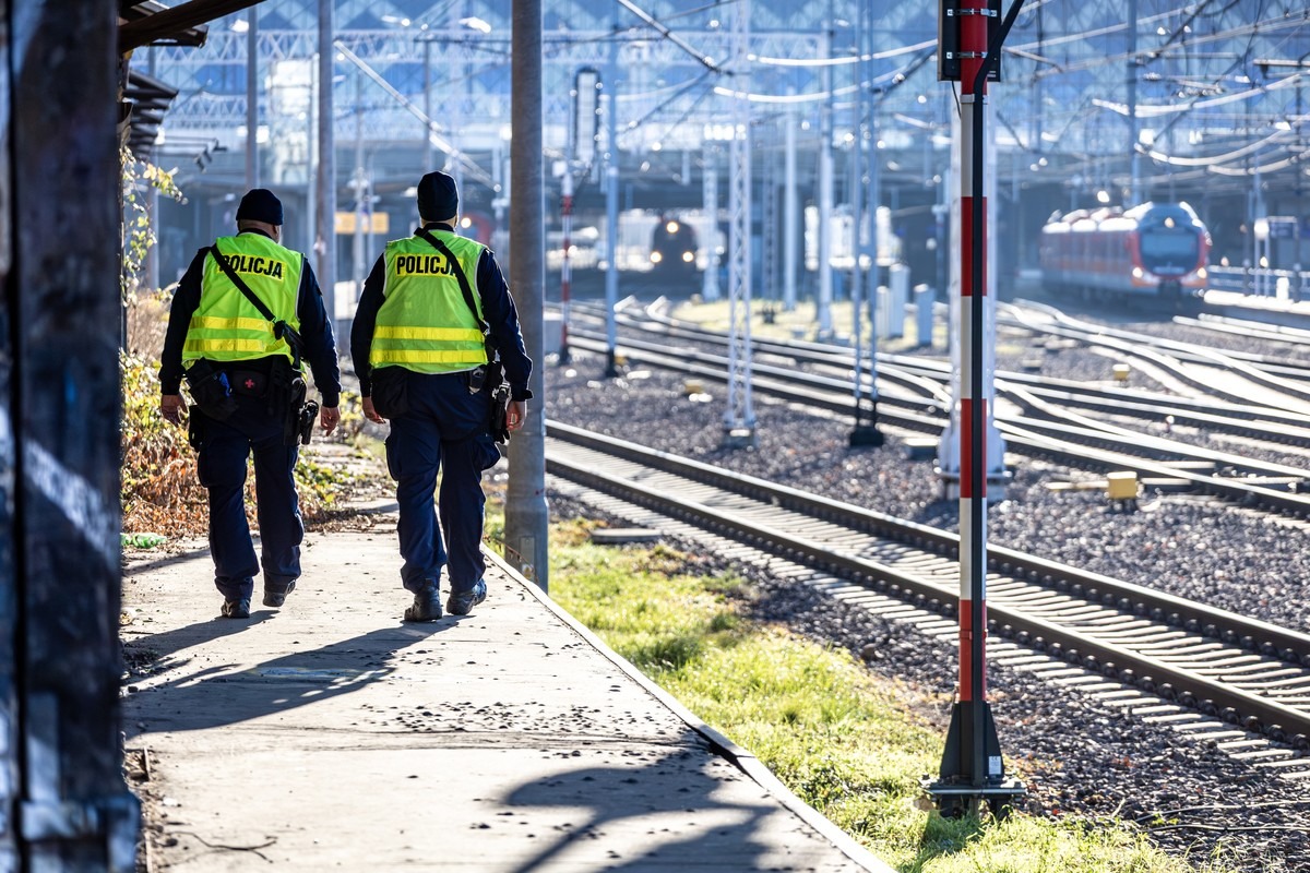 Wzmożona aktywność policjantów przy infrastrukturze kolejowej w regionie