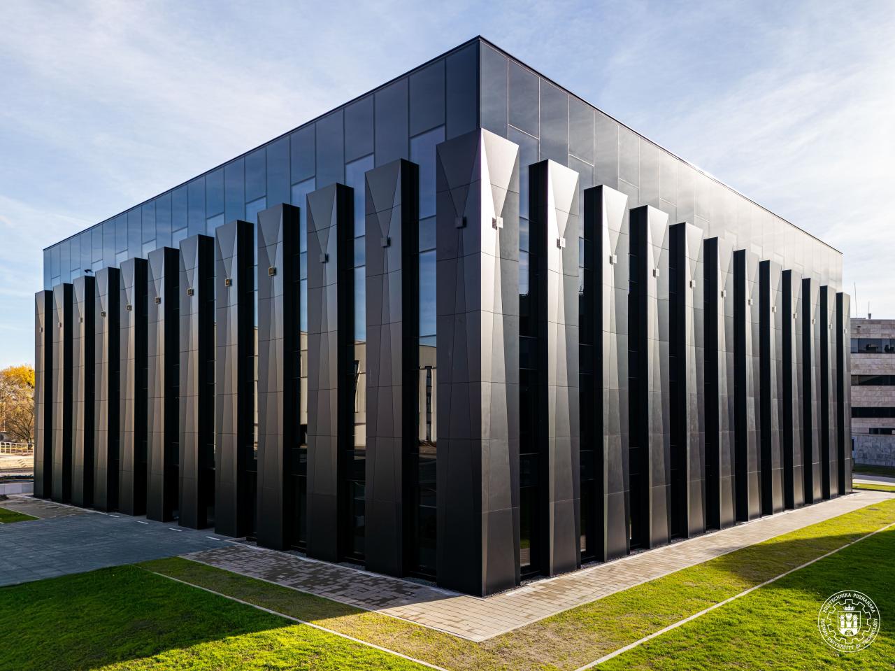 Poznańska uczelnia ma nowy rektorat. Powstawał dwa lata, kosztował blisko 100 mln złotych