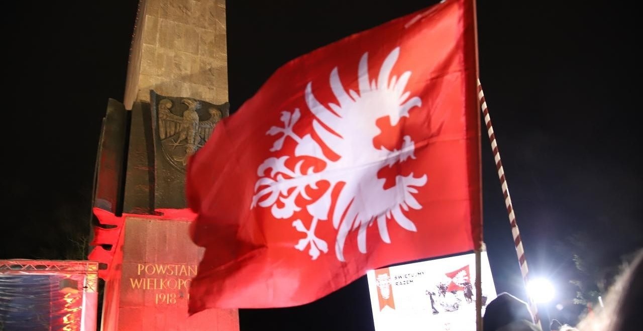Tysiące flag powstańczych trafi do poznaniaków. Jak je zdobyć?
