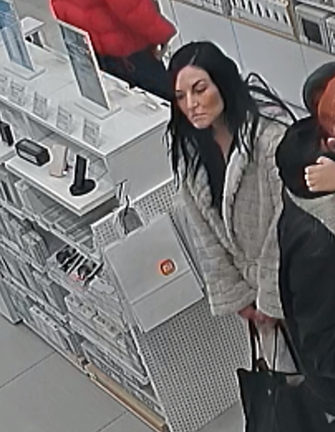 Ze sklepu w Avenidzie zniknęły słuchawki za 1300 zł. Poznajesz?