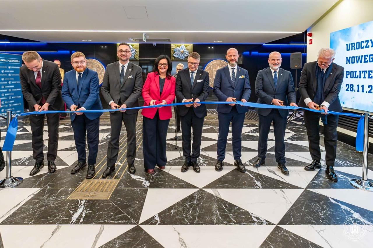 Uroczyste otwarcie nowego Rektoratu Politechniki Poznańskiej. W wydarzeniu wziął udział Minister Nauki i Szkolnictwa Wyższego