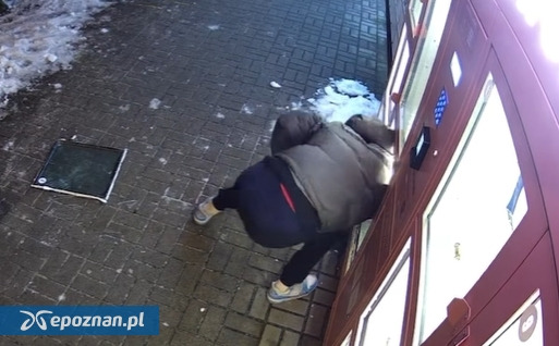 Włamanie do kwiatomatu w Poznaniu. "Zatrzymanie sprawcy to tylko kwestia czasu"