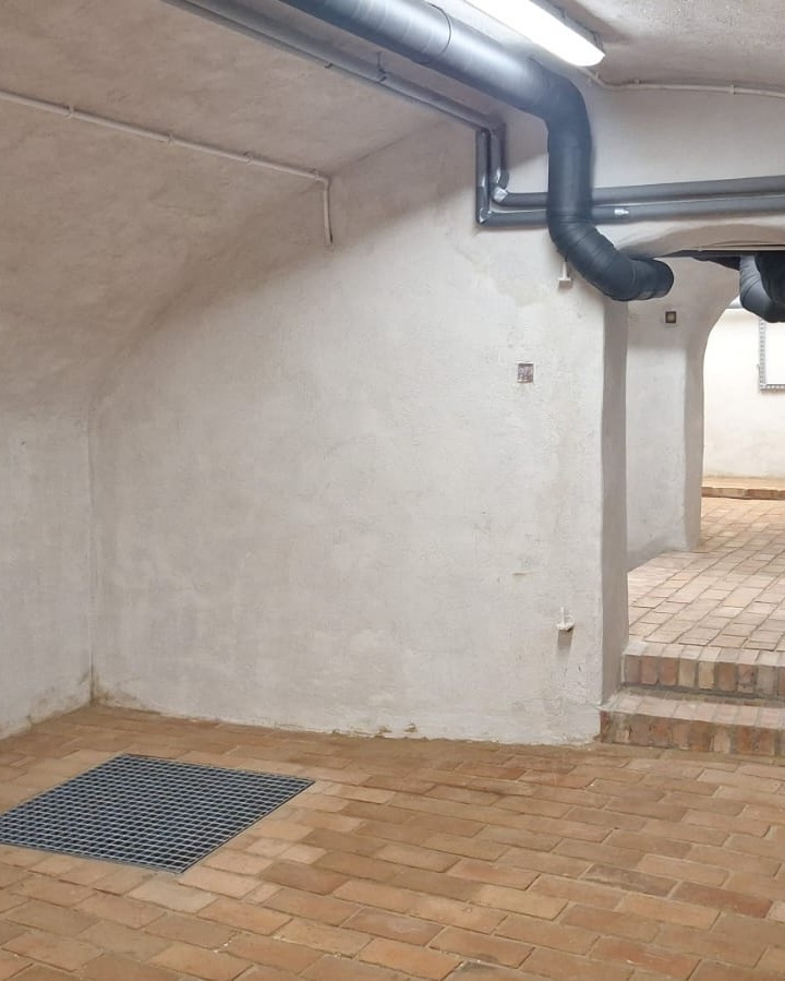 Ponad milion złotych pochłonął remont piwnic charakterystycznego budynku na poznańskim Starym Rynku