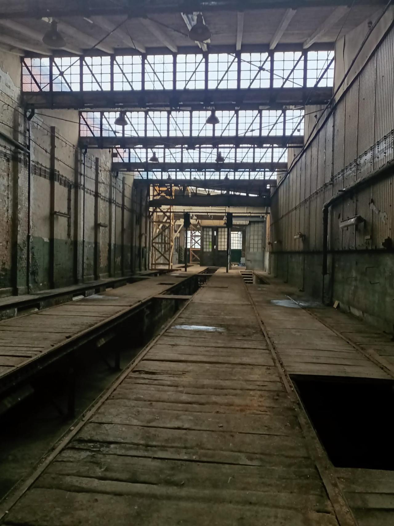 Ostatnie chwile dawnej poznańskiej zajezdni w takim wydaniu. Zmieni się w nowoczesną przestrzeń