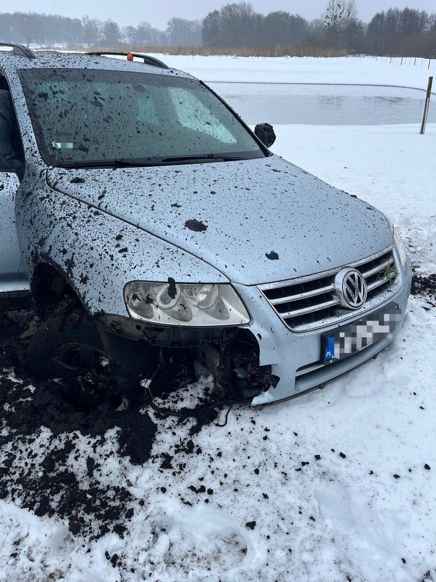 Pościg za kierowcą Volkswagena w regionie. 47-latka znaleziono w... kurniku