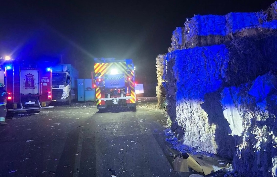 Tragiczny wypadek przy pracy. Zginął w prasie do makulatury