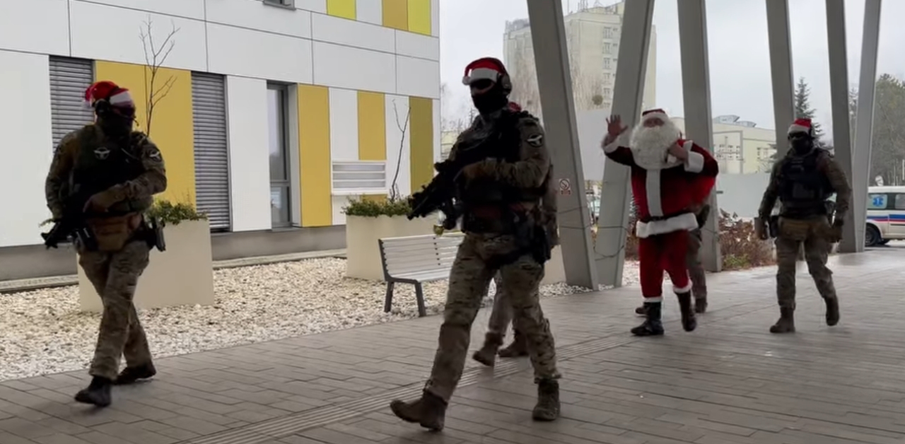 Nieoznakowane radiowozy przed dwoma poznańskimi szpitalami. Specjalna misja!