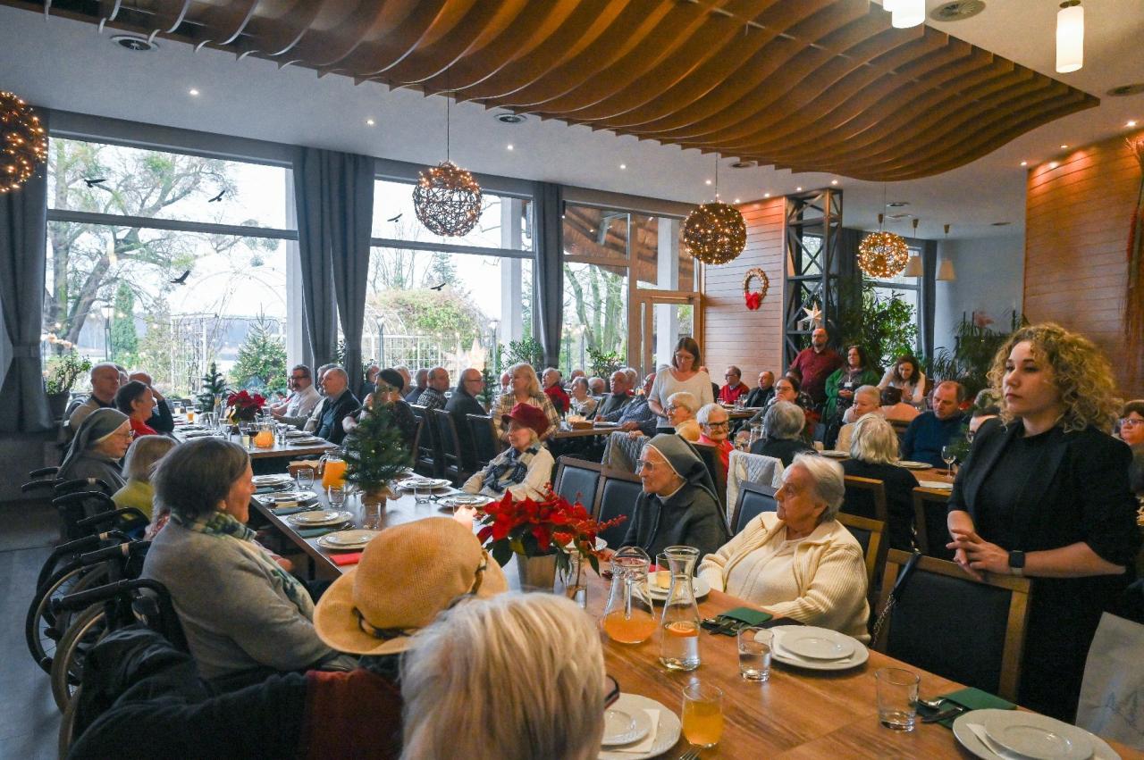 Setki paczek dla seniorów. Od miasta