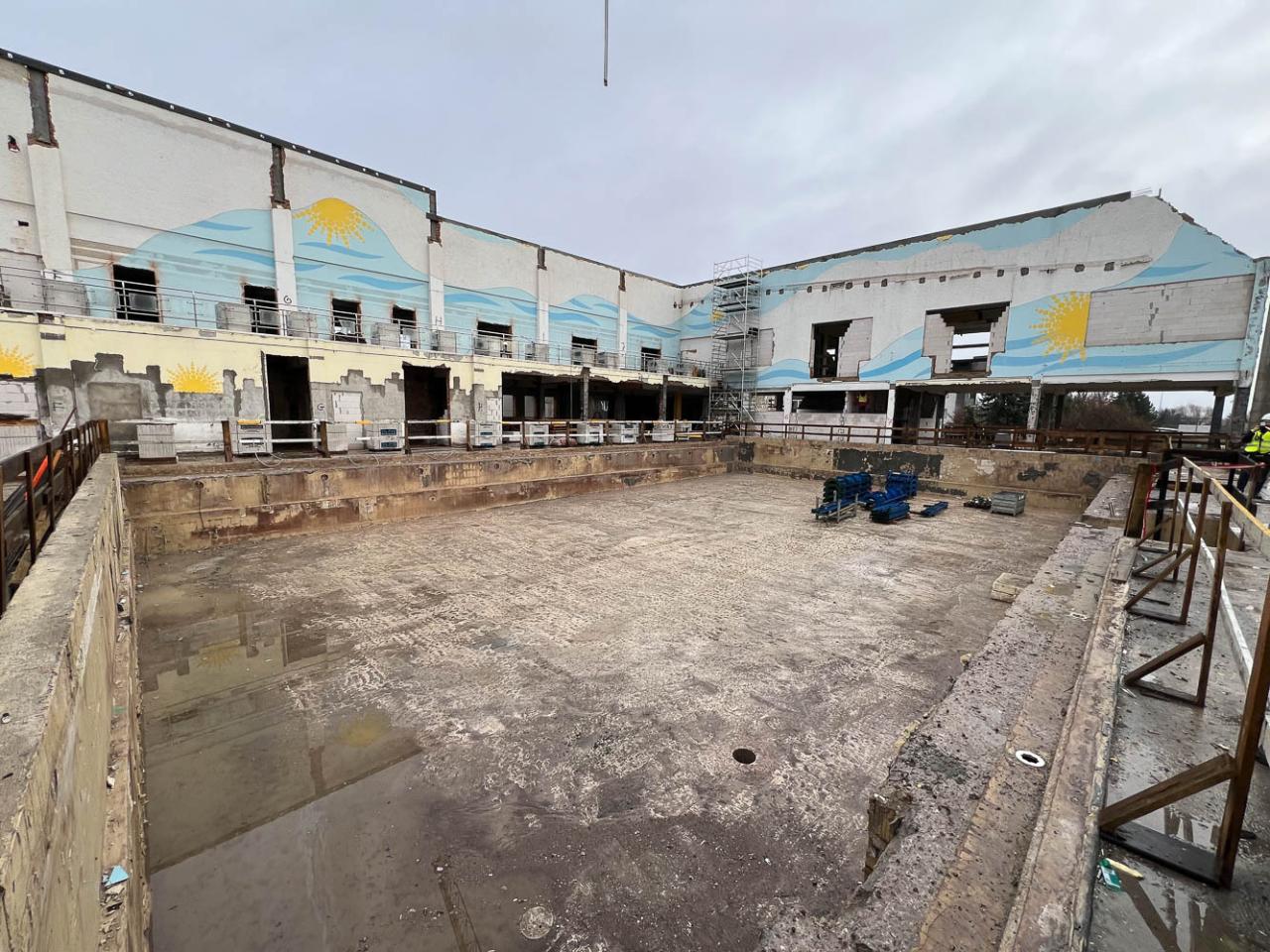 Remontują najstarszy aquapark w Polsce. Tak wygląda plac budowy