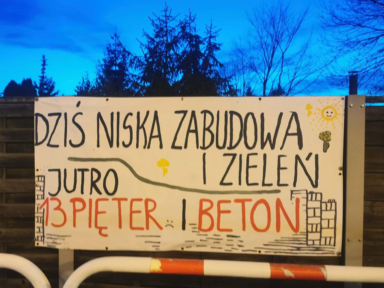 Mieszkańcy osiedla Maltańskiego organizują happening na placu Kolegiackim i apelują do radnych