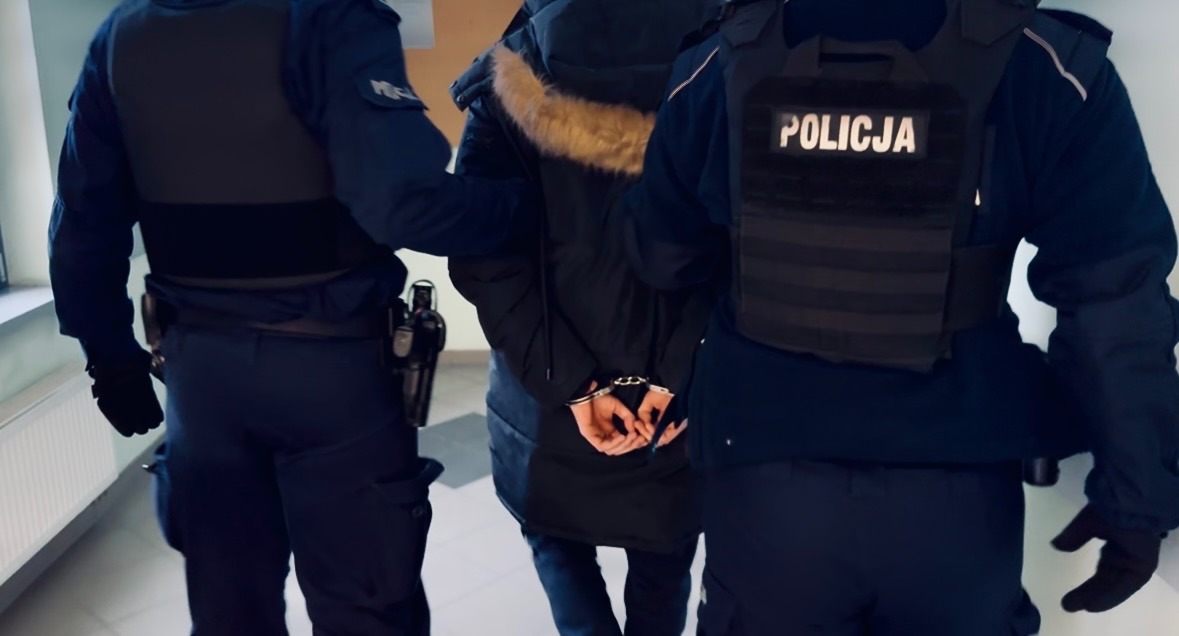 Siłą wciągnęli 18-latka do auta. Sceny jak z filmy w podpoznańskiej miejscowości