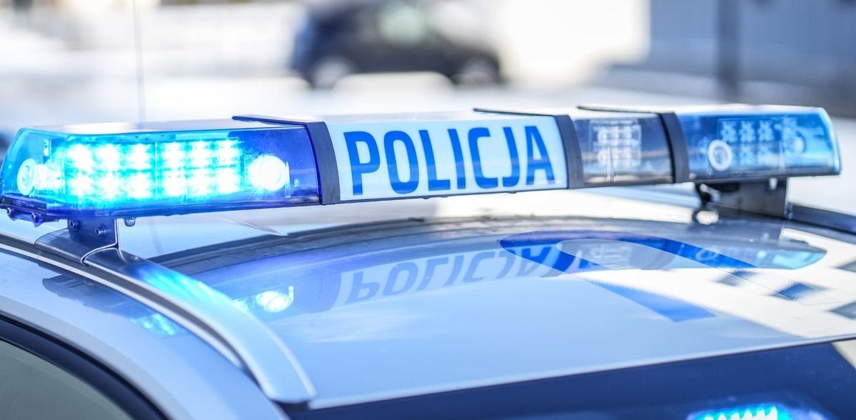 3-latek spacerował sam przy ruchliwej ulicy w Gnieźnie. Policję wezwała przypadkowa osoba