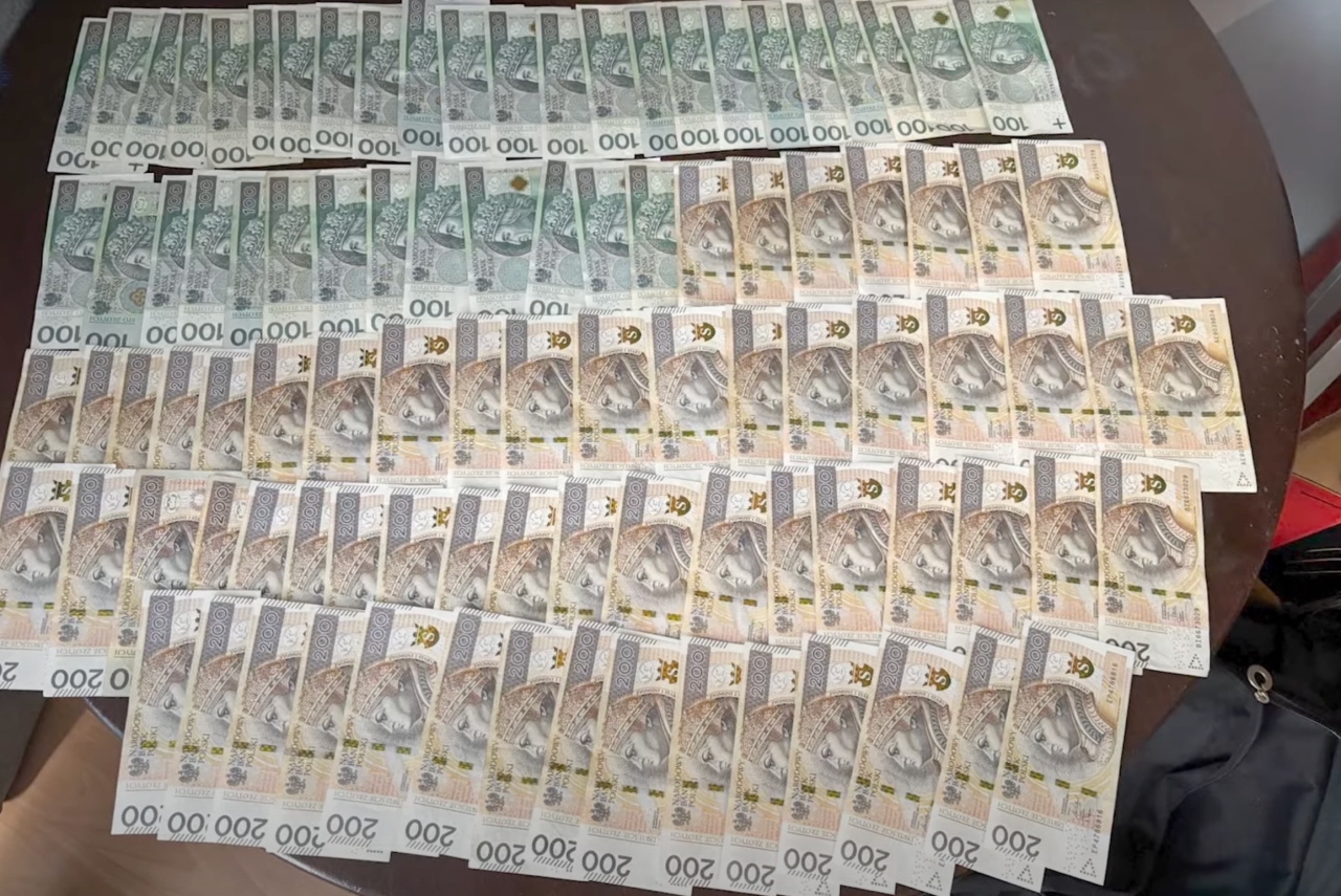 2000 oszukanych, 3,5 mln złotych strat. Zatrzymano kolejne osoby w sprawie oszustw internetowych