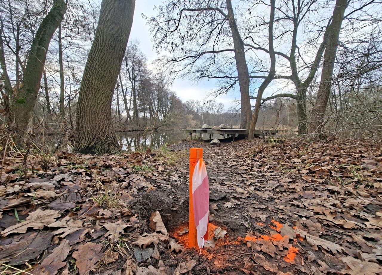 Na Dębinie powstanie nowy płot. Aquanet: "taki obowiązek narzuca na nas prawo wodne"