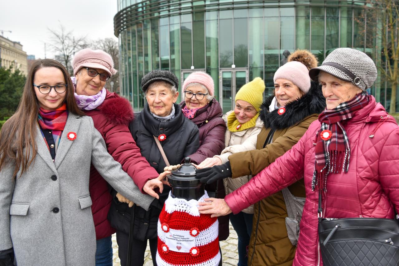 Poznańskie hydranty i koziołki w nietypowej odsłonie. Znowu przypomną o ważnej rocznicy