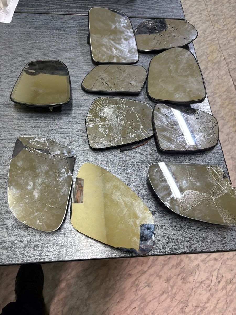 Region. Przechadzał się po osiedlu i kradł wkłady lusterek z zaparkowanych aut