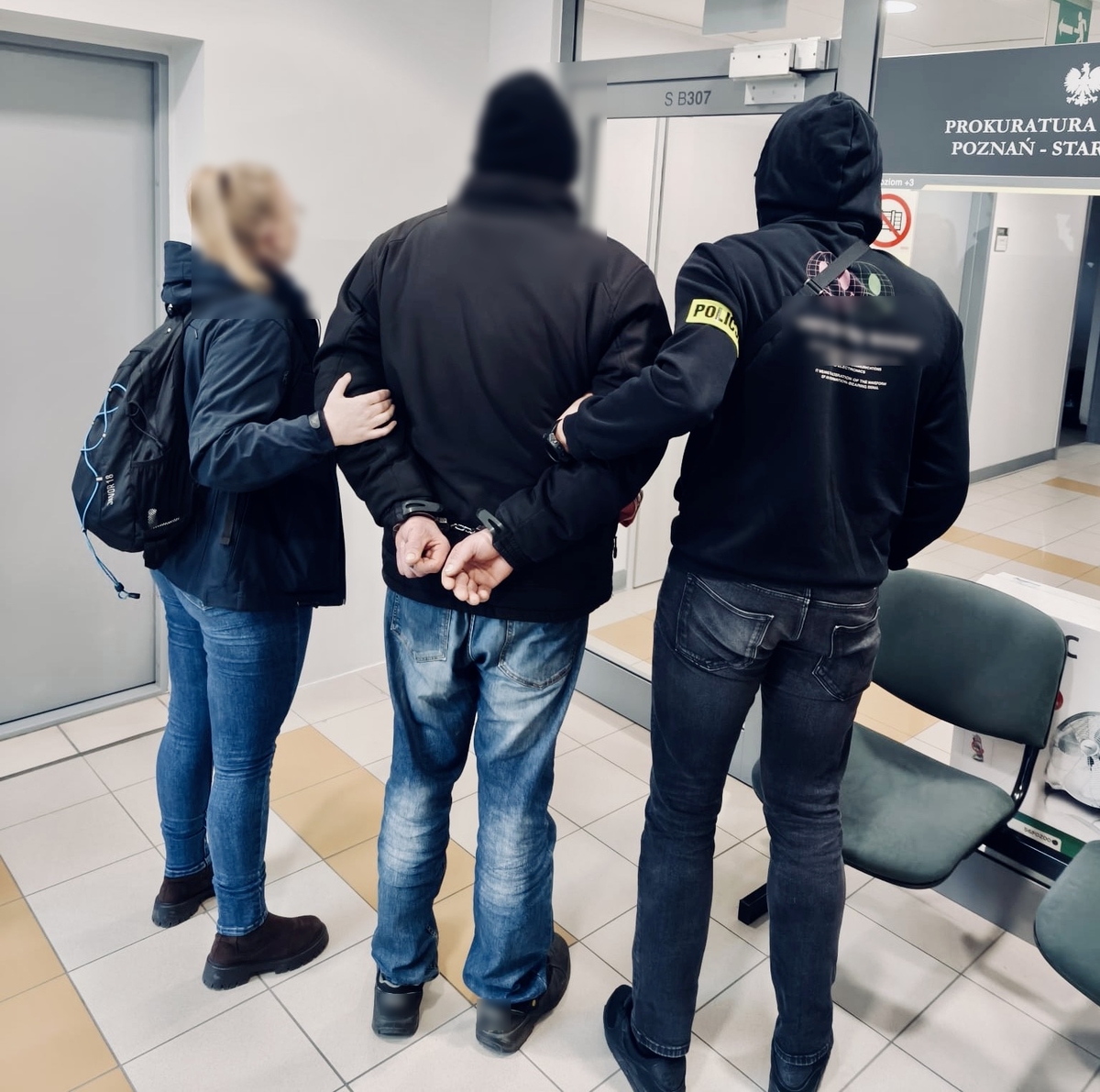 Oszustwa internetowe, kryptowaluty, pranie brudnych pieniędzy. Białorusin i trzech Polaków zatrzymanych