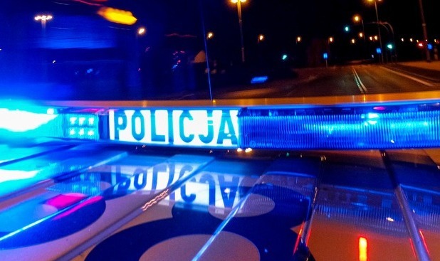 Droga z Poznania do Gniezna całkowicie zablokowana w obu kierunkach. Zderzyły się 4 samochody. Są ranni