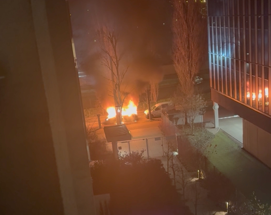 Nocny pożar auta w centrum