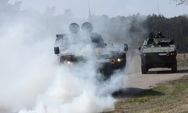 Jest ostrzeżenie dotyczące poligonu wojskowego. Chodzi o strzelanie i użycie amunicji bojowej oraz środków minerskich