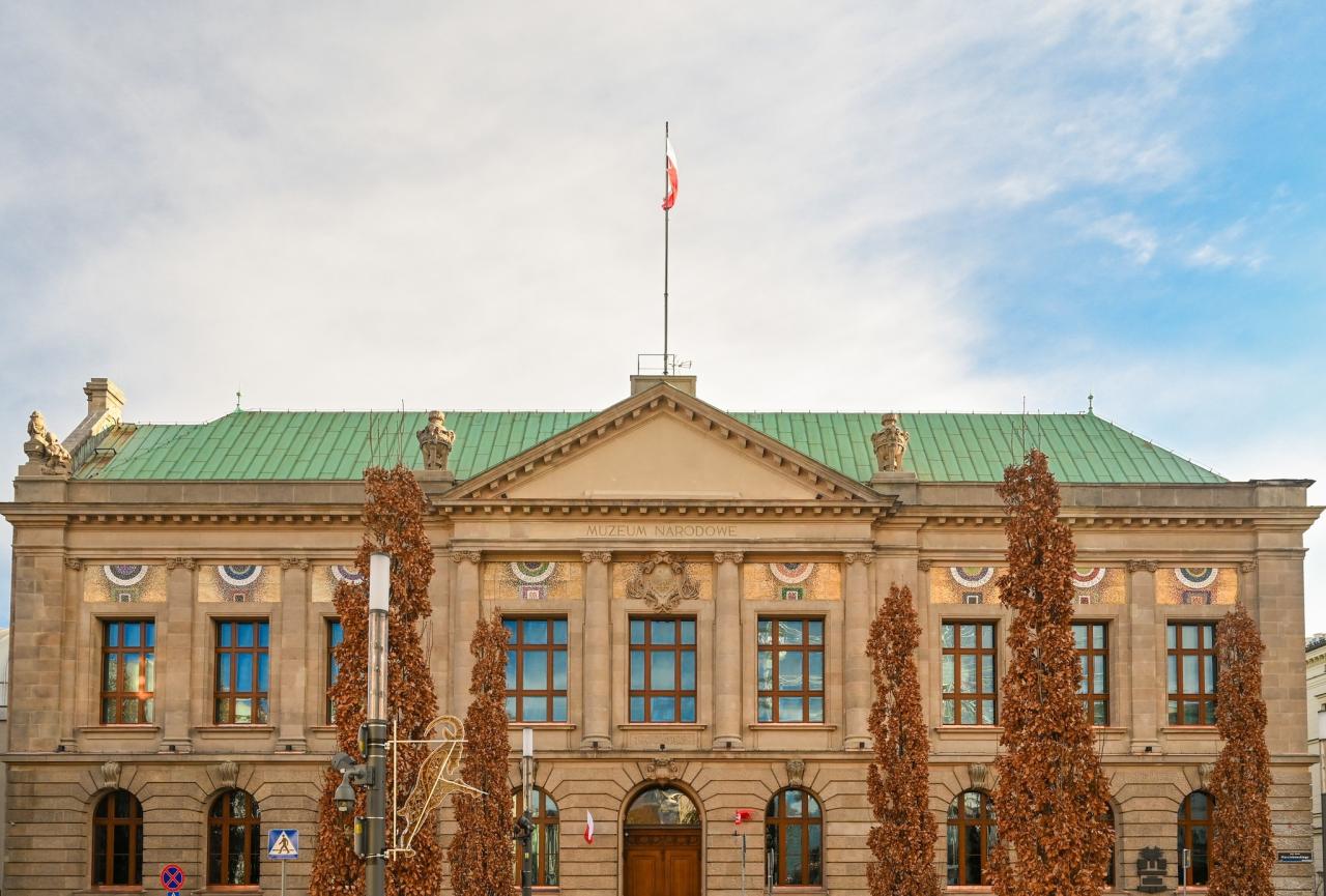 Elewacja jednego z najsłynniejszych budynków w centrum Poznania odnowiona. Tak wygląda