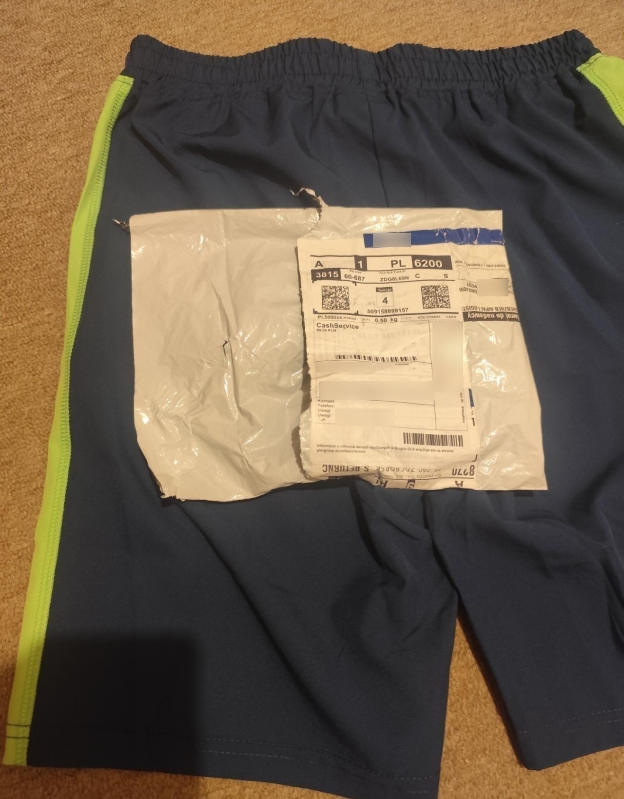 Nie zamawiałeś żadnej paczki? Nie odbieraj jej! Policja ostrzega przed oszustami