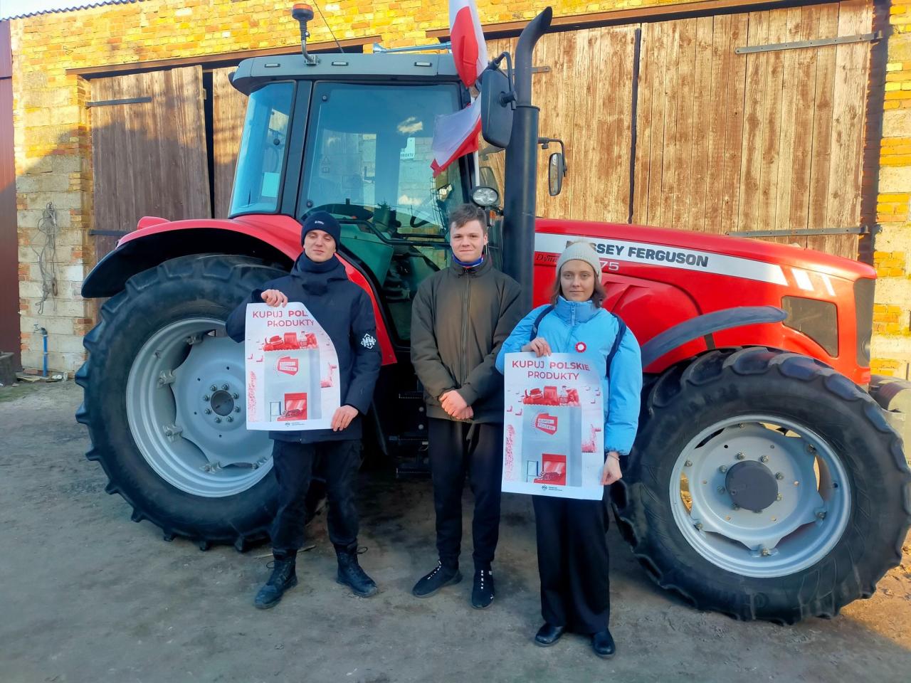 Młodzież Wszechpolska z Poznania również wzięła udział w proteście rolników. "Wyrażamy głębokie wsparcie dla rolników"