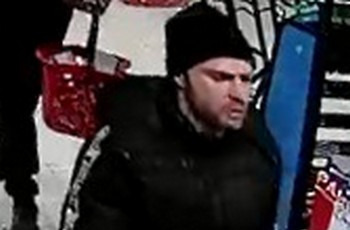 Policjanci z Grunwaldu szukają tych mężczyzn. Rozpoznajesz?