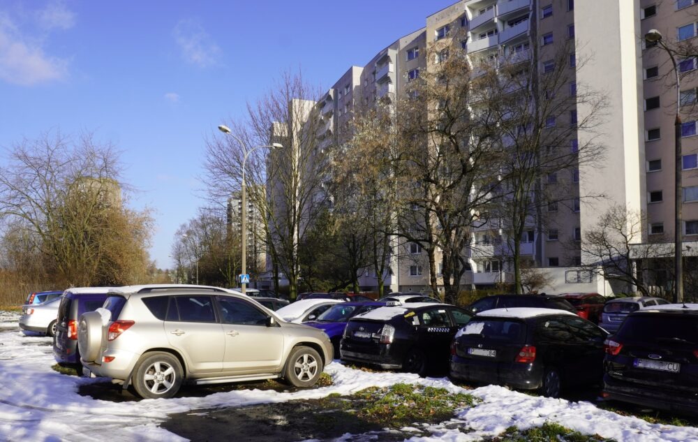Kolejne osiedle w Poznaniu rozważało wprowadzenie opłat za parkowanie. Jest decyzja