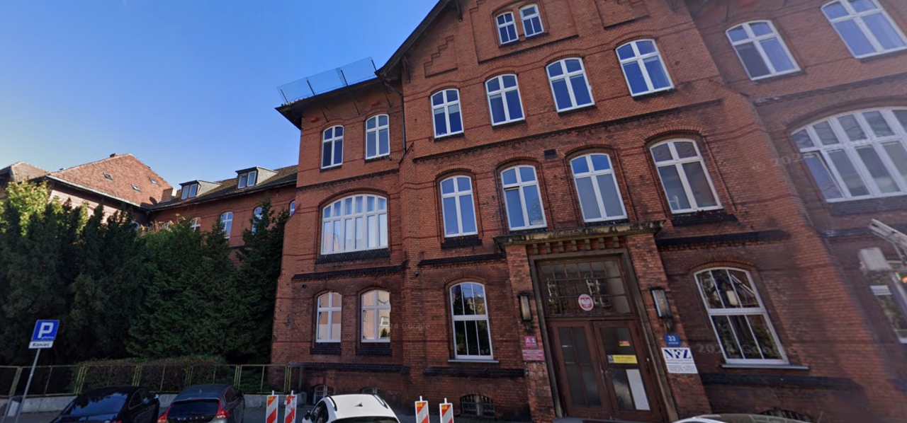 Tragiczne odkrycie na dachu poznańskiego szpitala. Znaleziono zwłoki mężczyzny