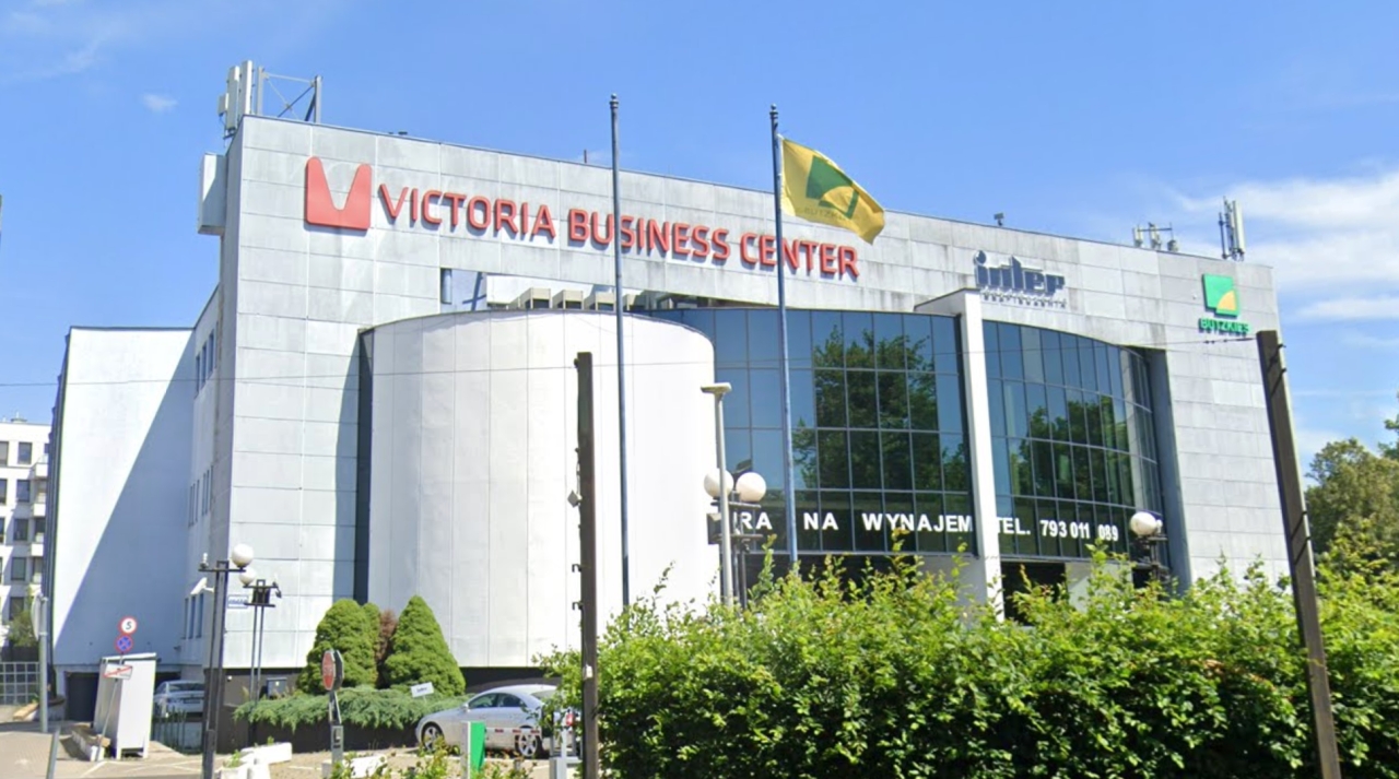 Najpierw był centrum handlowym, później biurowcem. Charakterystyczny budynek zniknie z centrum Poznania. W jego miejscu powstanie parking!