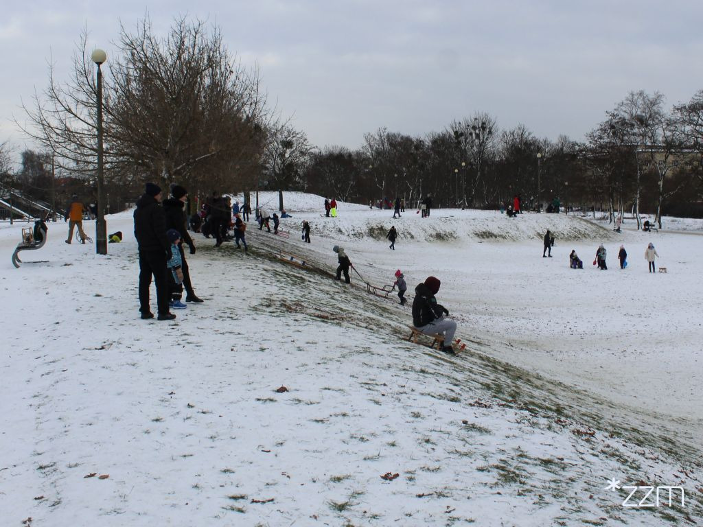 Zima w Poznaniu. Górki przeżywają prawdziwe oblężenie